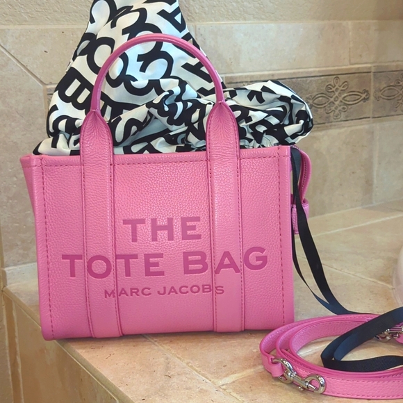 Marc Jacobs Handbags - The Tote Bag Marc Jacobs Candy Pink Leather Small